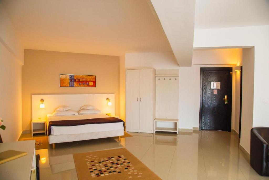 Hotel Ambasador มามายา ภายนอก รูปภาพ