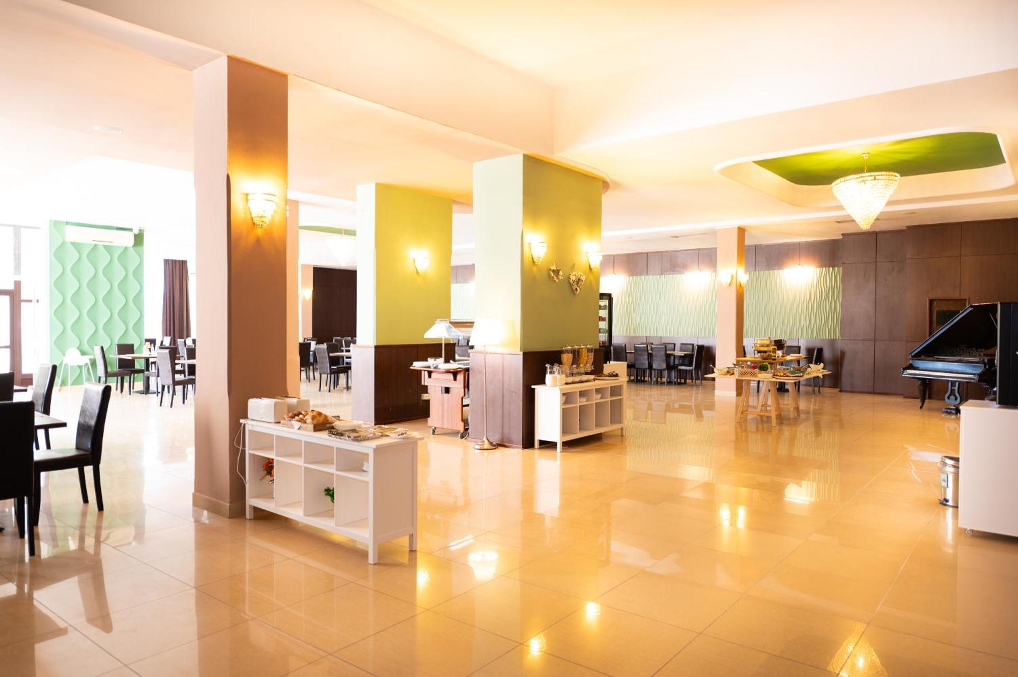 Hotel Ambasador มามายา ภายนอก รูปภาพ
